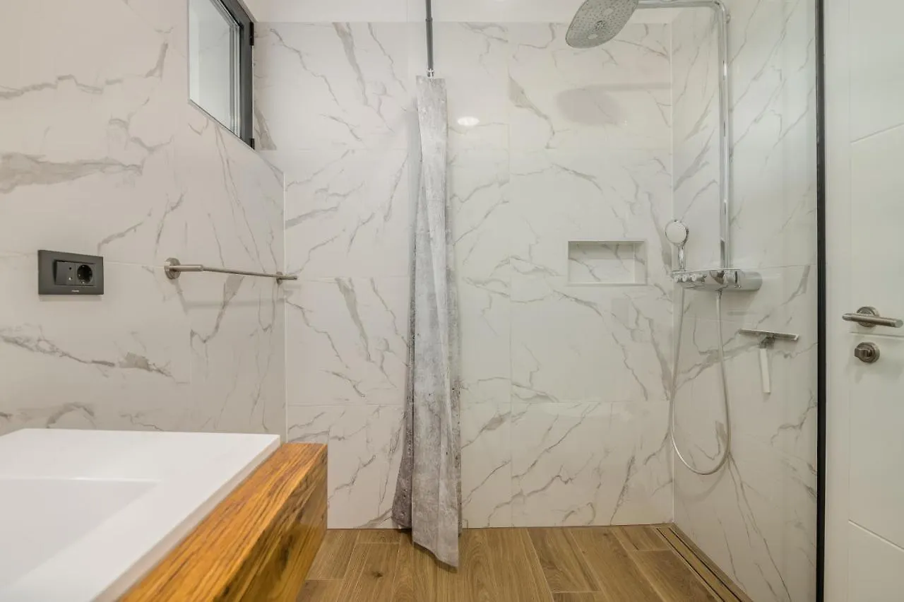 Luxury Villa Weiss - Malinska - Heated Pool - Central Floor Heating In Winter - Osmosis System In Kitchen