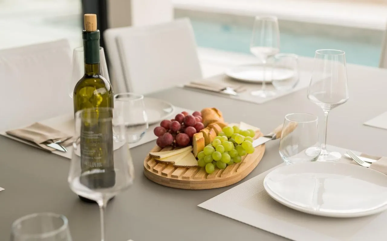 Luxury Villa Weiss - Malinska - Heated Pool - Central Floor Heating In Winter - Osmosis System In Kitchen 0*,  Croatia