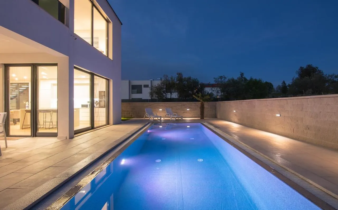 Luxury Villa Weiss - Malinska - Heated Pool - Central Floor Heating In Winter - Osmosis System In Kitchen