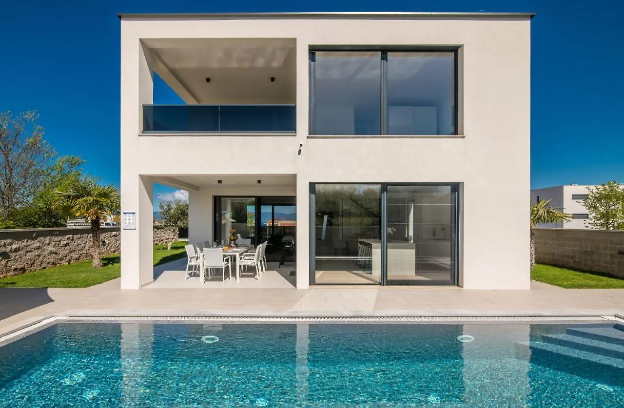 Luxury Villa Weiss - Malinska - Heated Pool - Central Floor Heating In Winter - Osmosis System In Kitchen