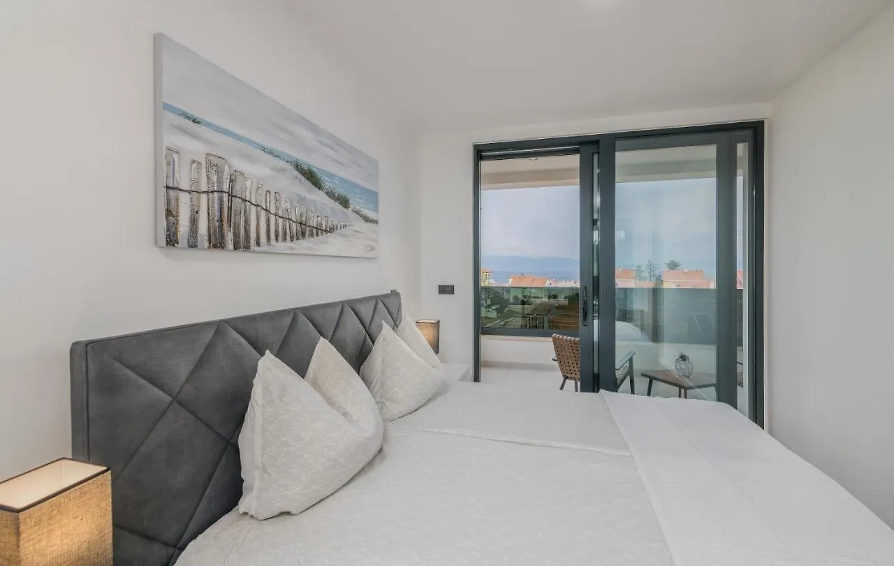 Luxury Villa Weiss - Malinska - Heated Pool - Central Floor Heating In Winter - Osmosis System In Kitchen 0*,  Croatia