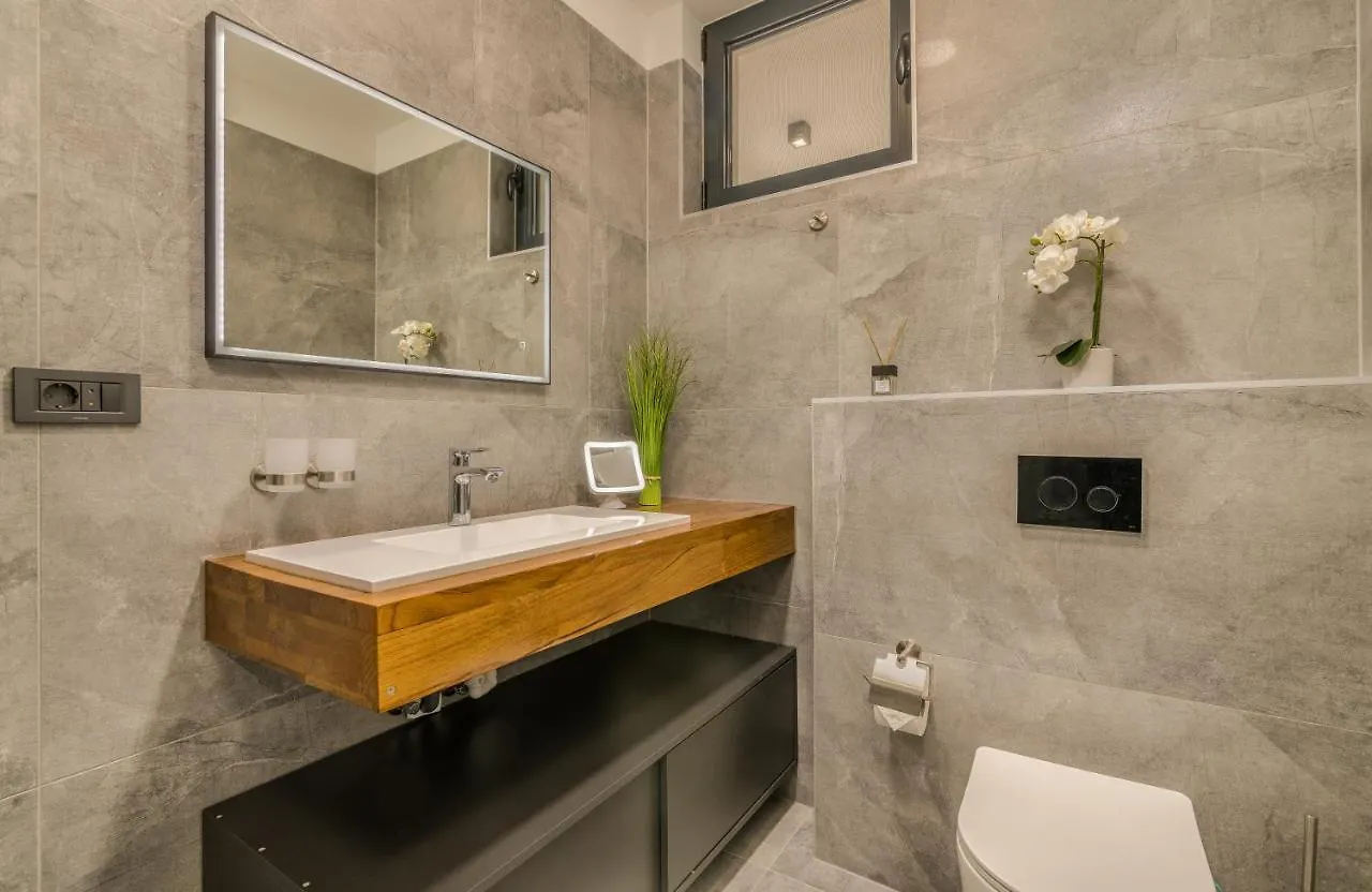 Luxury Villa Weiss - Malinska - Heated Pool - Central Floor Heating In Winter - Osmosis System In Kitchen Croatia