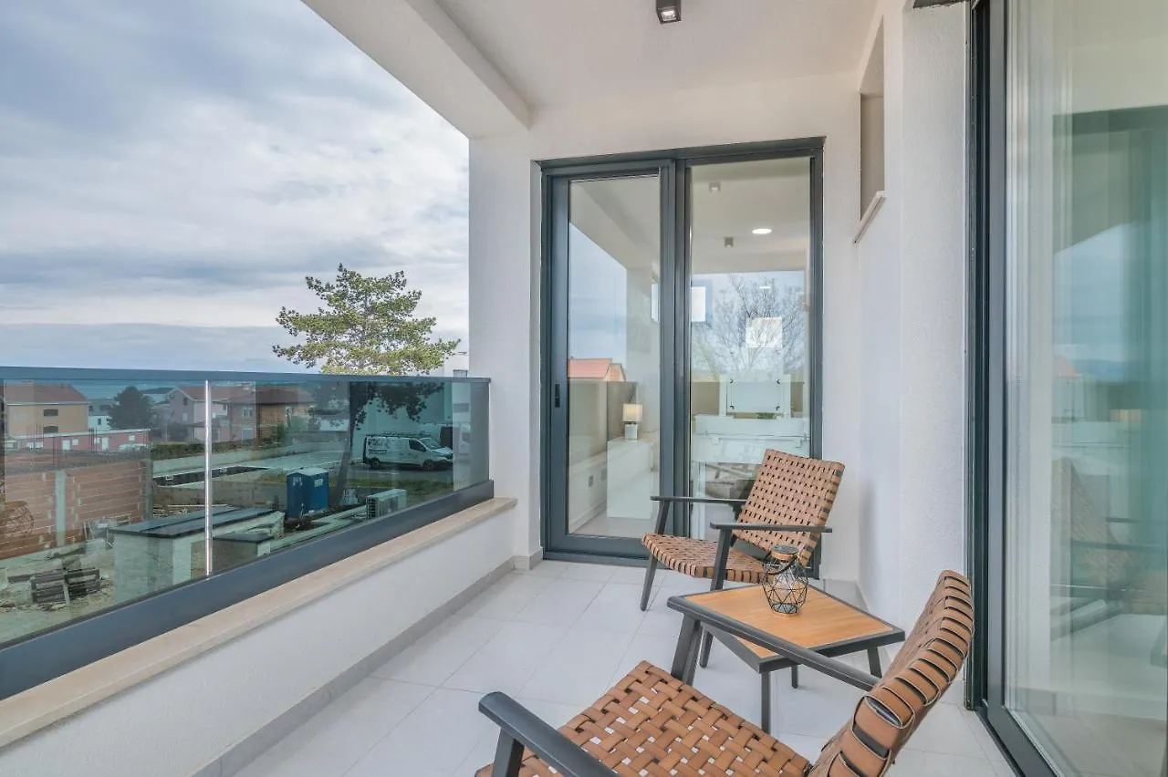 Luxury Villa Weiss - Malinska - Heated Pool - Central Floor Heating In Winter - Osmosis System In Kitchen Croatia