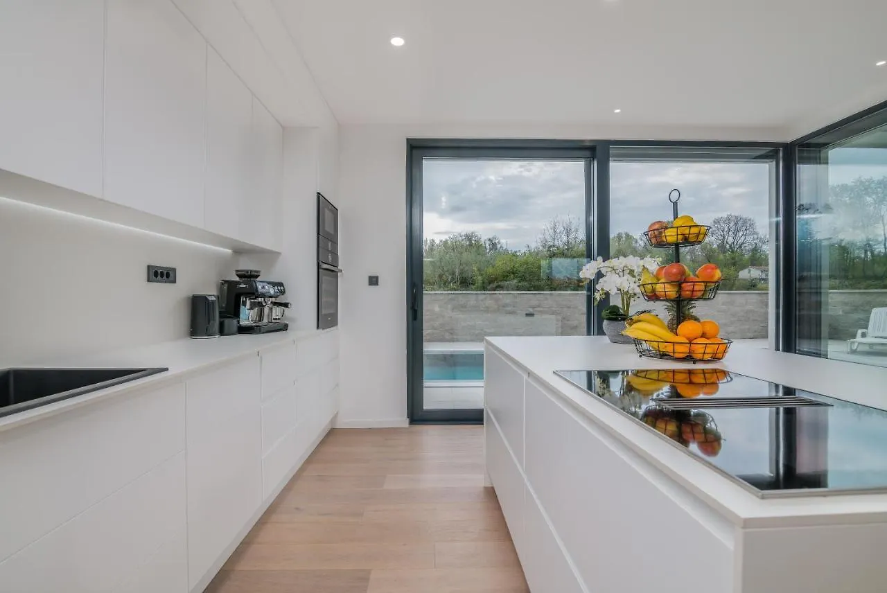 Luxury Villa Weiss - Malinska - Heated Pool - Central Floor Heating In Winter - Osmosis System In Kitchen