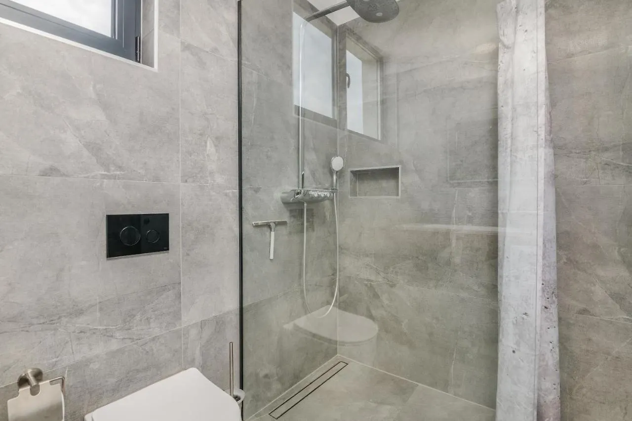 Luxury Villa Weiss - Malinska - Heated Pool - Central Floor Heating In Winter - Osmosis System In Kitchen