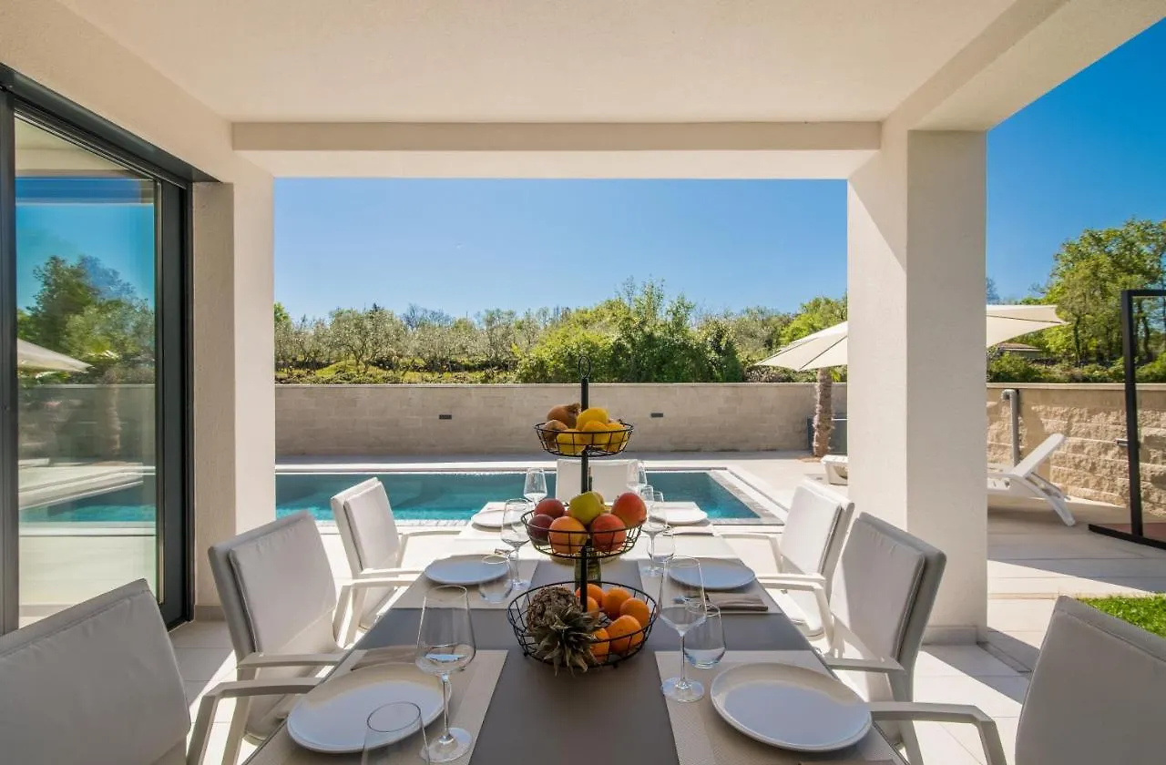 Luxury Villa Weiss - Malinska - Heated Pool - Central Floor Heating In Winter - Osmosis System In Kitchen