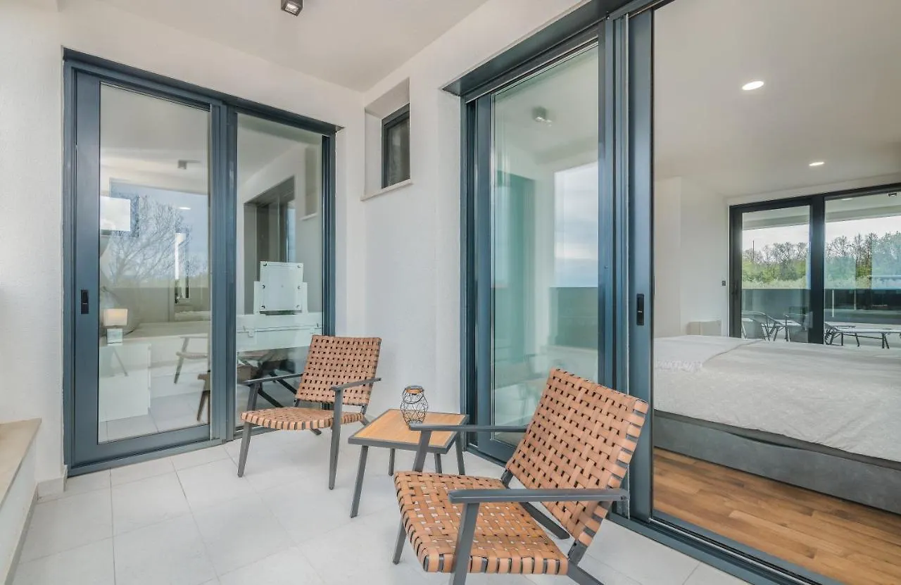 Luxury Villa Weiss - Malinska - Heated Pool - Central Floor Heating In Winter - Osmosis System In Kitchen